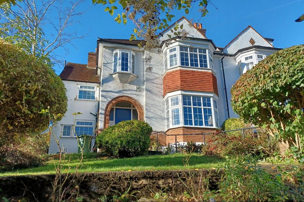 Longton Avenue, Sydenham 4 bed semidetached house £900,000