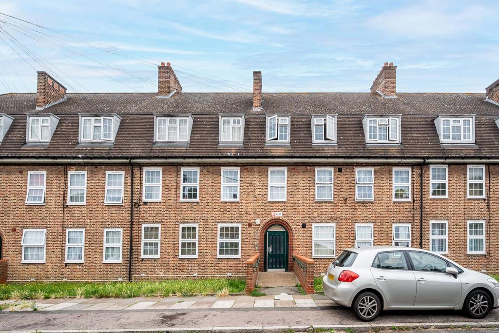 Battersby Road, Catford, London, SE6 3 bed flat for sale £330,000