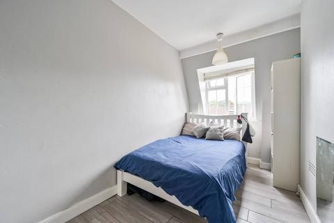 3 bedroom flat for sale, Battersby Road, Catford, London, SE6