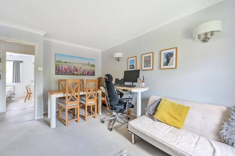 1 Heather Close, Guildford, GU2 9ZZ