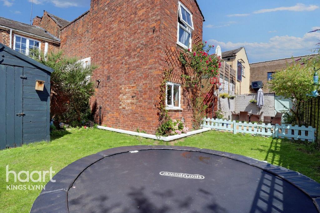 Windsor Road, King's Lynn 4 bed terraced house for sale £200,000