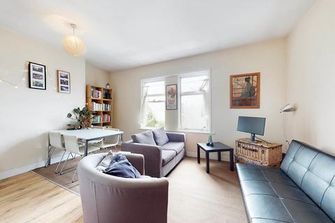 2 bedroom flat to rent, Outstanding Two Bedroom Flat in Highbury.
