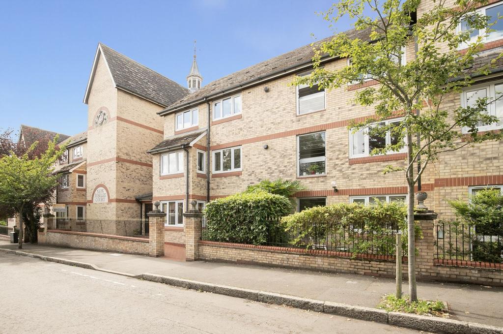 Grange Avenue, Woodford Green, IG8 2 bed retirement property for sale £225,000