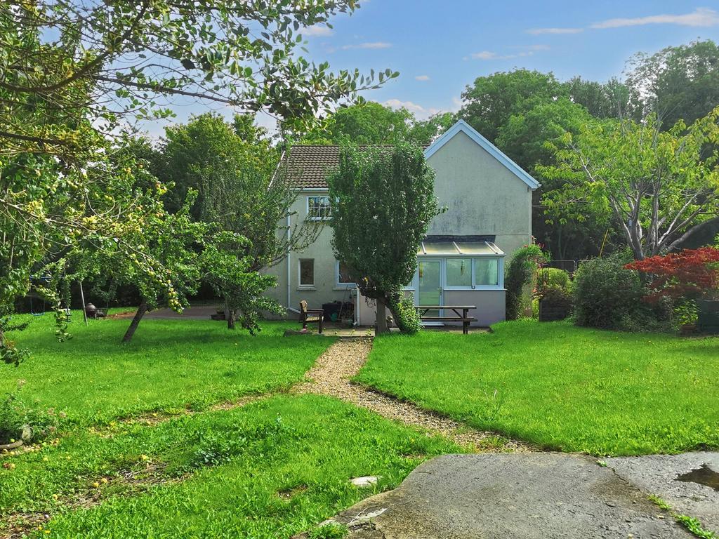 Pyle Road, Pyle CF33 4 bed detached house for sale £325,000