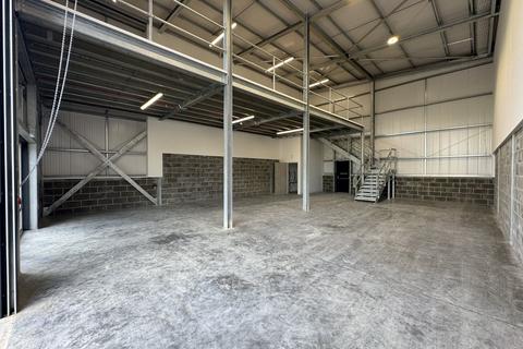 Industrial unit to rent, Unit 18 Block E, East Horton Business Park, Knowle Lane, Fair Oak, Eastleigh, SO50 7DZ