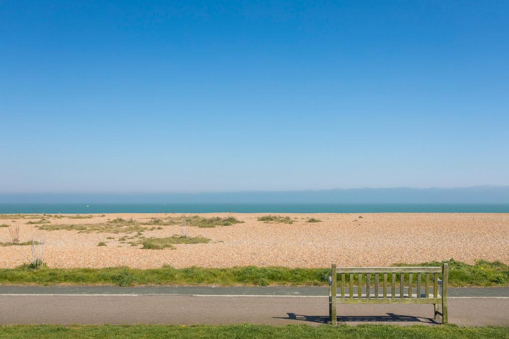 The Beach, Walmer, Deal, Kent, CT14 3 bed penthouse for sale £470,000