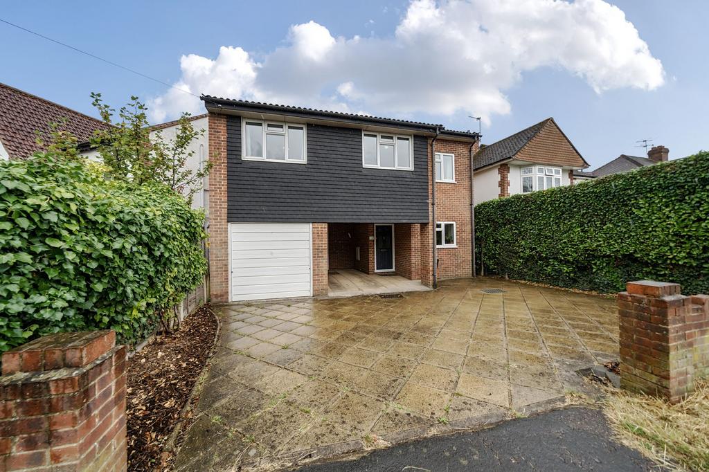 Wheatsheaf Lane, StainesUponThames... 4 bed detached house £685,000