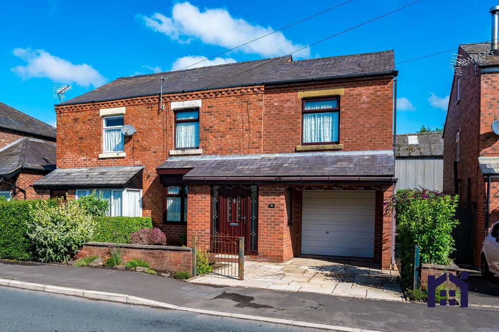 South Road, Bretherton, PR26 9AB 4 bed semidetached house for sale £