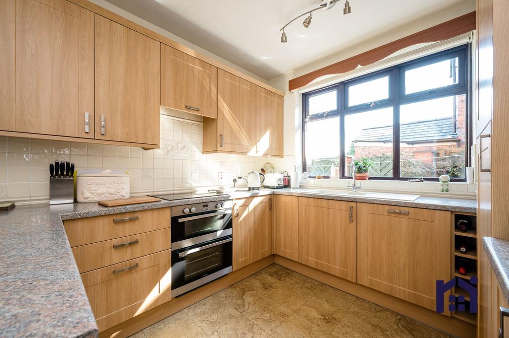 South Road, Bretherton, PR26 9AB 4 bed semidetached house for sale £