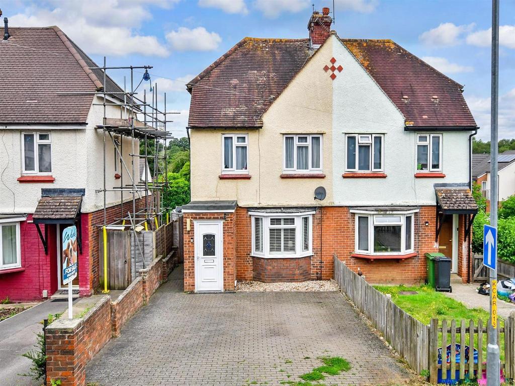 Calder Road, Maidstone, Kent 3 bed semidetached house for sale £300,000