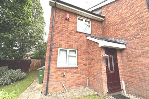 2 bedroom house to rent, Chamberlain Close, West Thamesmead, SE28 0EL