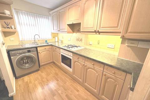 2 bedroom house to rent, Chamberlain Close, West Thamesmead, SE28 0EL