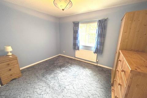 2 bedroom house to rent, Chamberlain Close, West Thamesmead, SE28 0EL