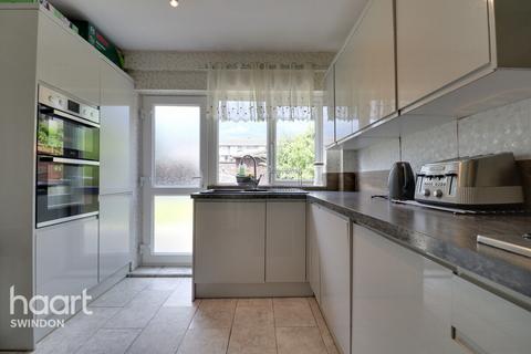 3 Beauchamp Close, Swindon, SN25 3DT