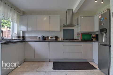 3 Beauchamp Close, Swindon, SN25 3DT