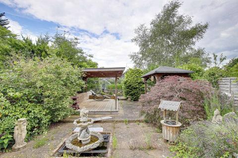 23 Hilltop Road, Caversham, Reading, RG4 7HR