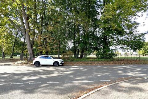 44 Allandale, Hemel Hempstead, HP2 5AF