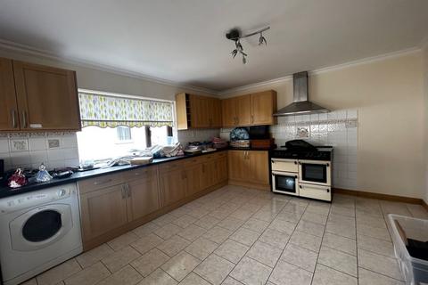 3 bedroom detached house to rent, Y Llwyn, Coedcae, Llanelli