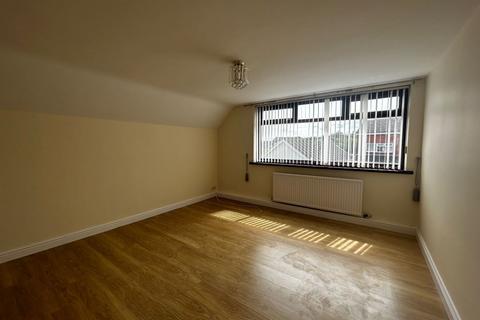 3 bedroom detached house to rent, Y Llwyn, Coedcae, Llanelli
