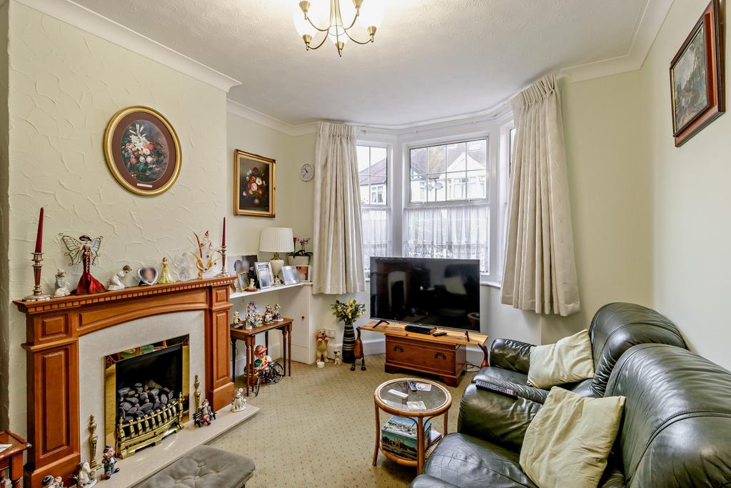 North Road, Chorleywood, WD3 3 bed terraced house for sale £700,000