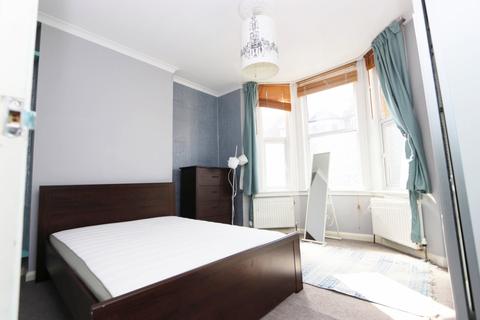 1 bedroom flat for sale, College Road, Bromley, BR1 3PE