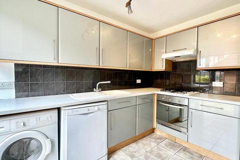 10 Beacons Close, London, E6 5TT