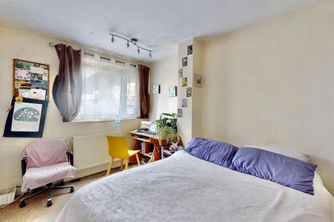 7 Lampeter Square, London, W6 8PS