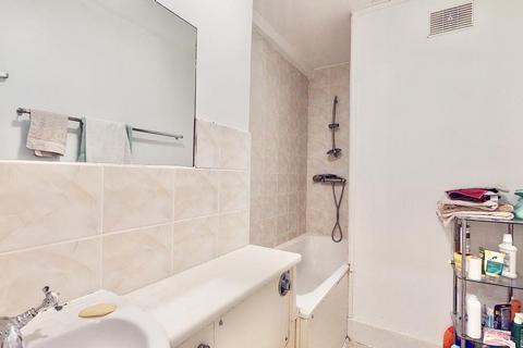 7 Lampeter Square, London, W6 8PS