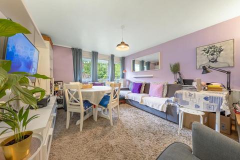 2 bedroom apartment for sale, Boscombe Gardens, London