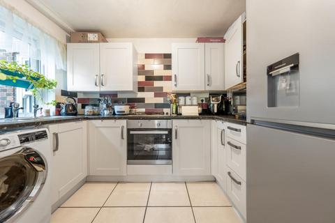 2 bedroom apartment for sale, Boscombe Gardens, London