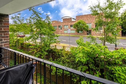2 bedroom apartment for sale, Boscombe Gardens, London