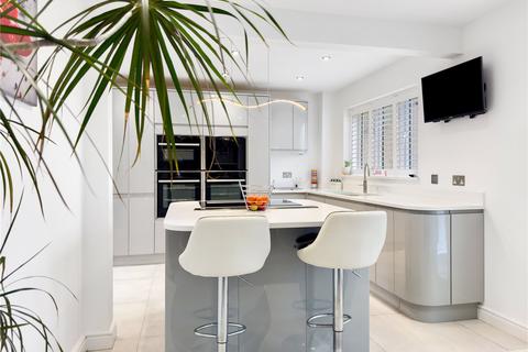 4 bedroom detached house for sale, Selah Drive, Swanley, Kent, BR8