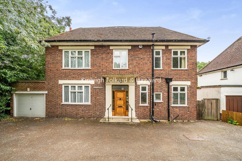 Willow Grove, Chislehurst 4 bed detached house for sale £1,400,000