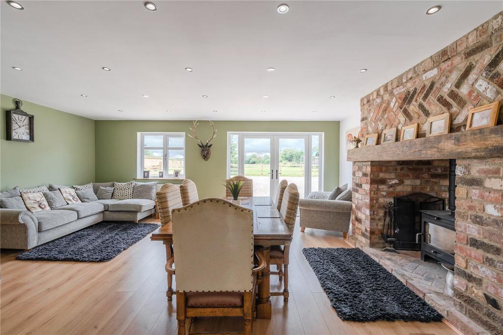 Great Coates Road, Healing, Grimsby, DN41 4 bed bungalow for sale £