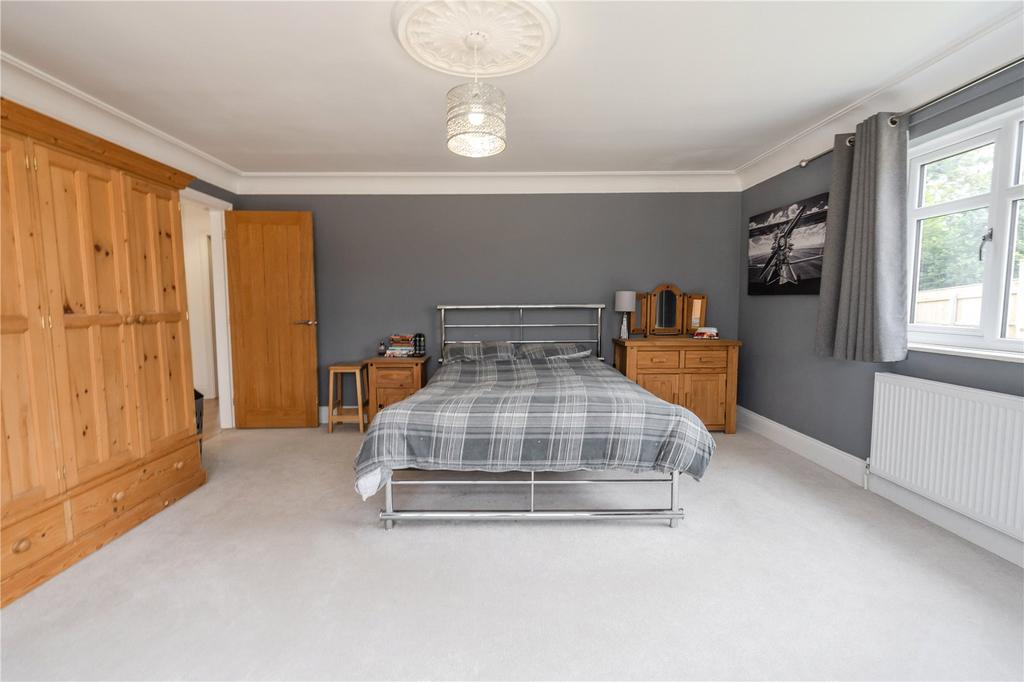 Bedroom 1 (2)