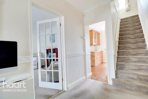 27 Sedgefield Crescent, Romford, RM3 9RR