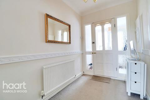 27 Sedgefield Crescent, Romford, RM3 9RR