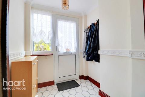 27 Sedgefield Crescent, Romford, RM3 9RR
