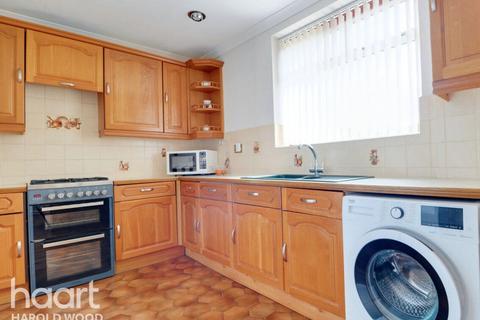 27 Sedgefield Crescent, Romford, RM3 9RR