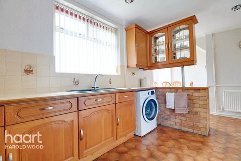 27 Sedgefield Crescent, Romford, RM3 9RR