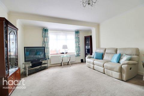 27 Sedgefield Crescent, Romford, RM3 9RR