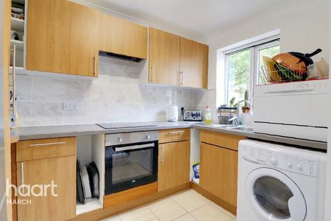2 bedroom end of terrace house for sale - High Street, Ramsey