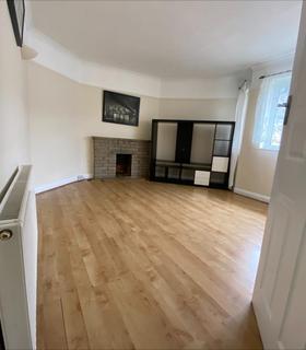 2 bedroom apartment to rent, Staines-Upon-Thames,  Surrey,  TW18