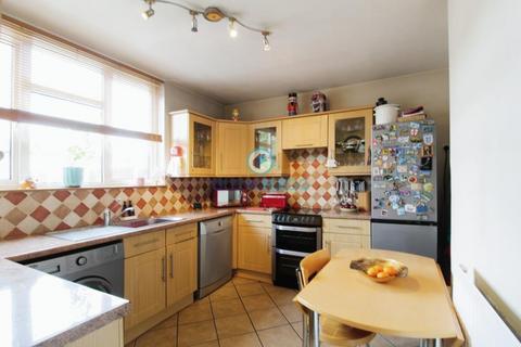 169 Humber Way, Slough, SL3 8SS