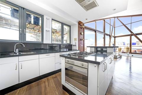 3 bedroom penthouse to rent, Triangle Court, Three Oak Lane, Shad Thames, London, SE1