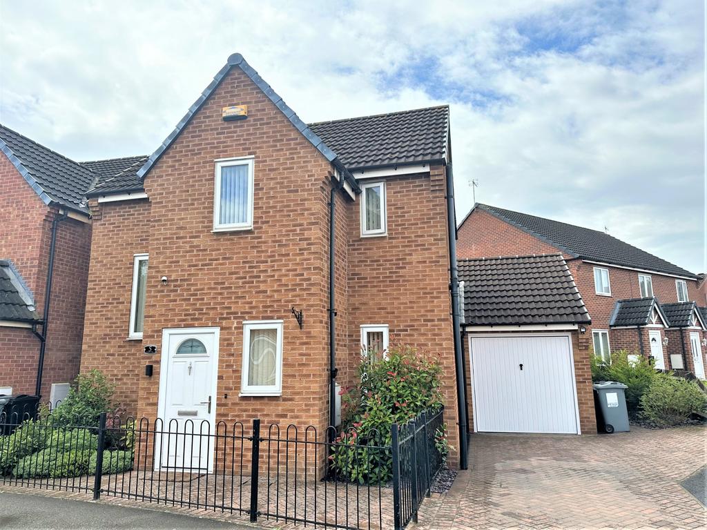 Hudson Way, Grantham, NG31 3 bed detached house £235,000