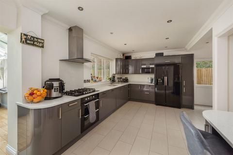 16 Ladyfields, Herne Bay, CT6 7BF