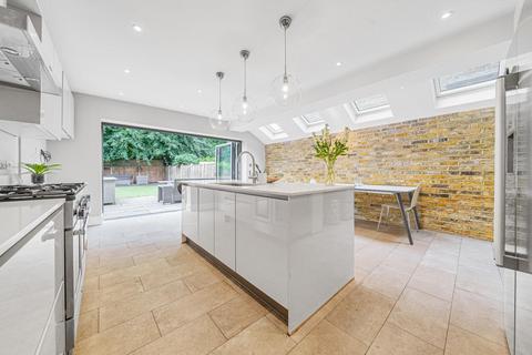 9 Richmond Avenue, London, SW20 8LA