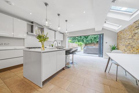 9 Richmond Avenue, London, SW20 8LA