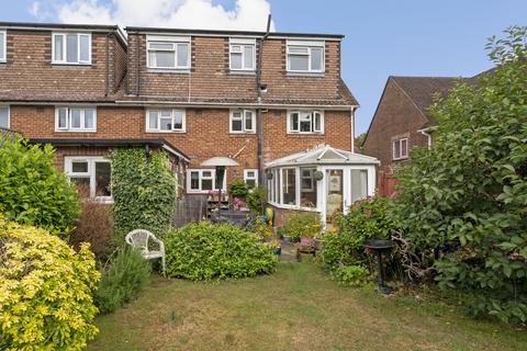 27 Fryern Close, Storrington, Pulborough, RH20 4PJ